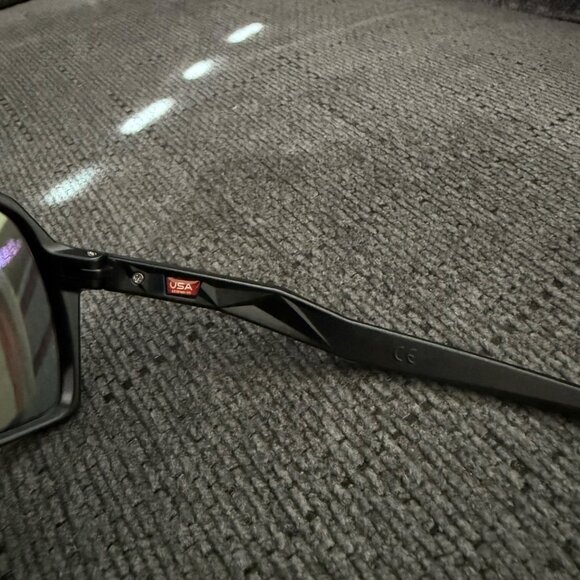 (OO9406) Oakley Sutro PRIZM Polarized Black Frame - Picture 7 of 12